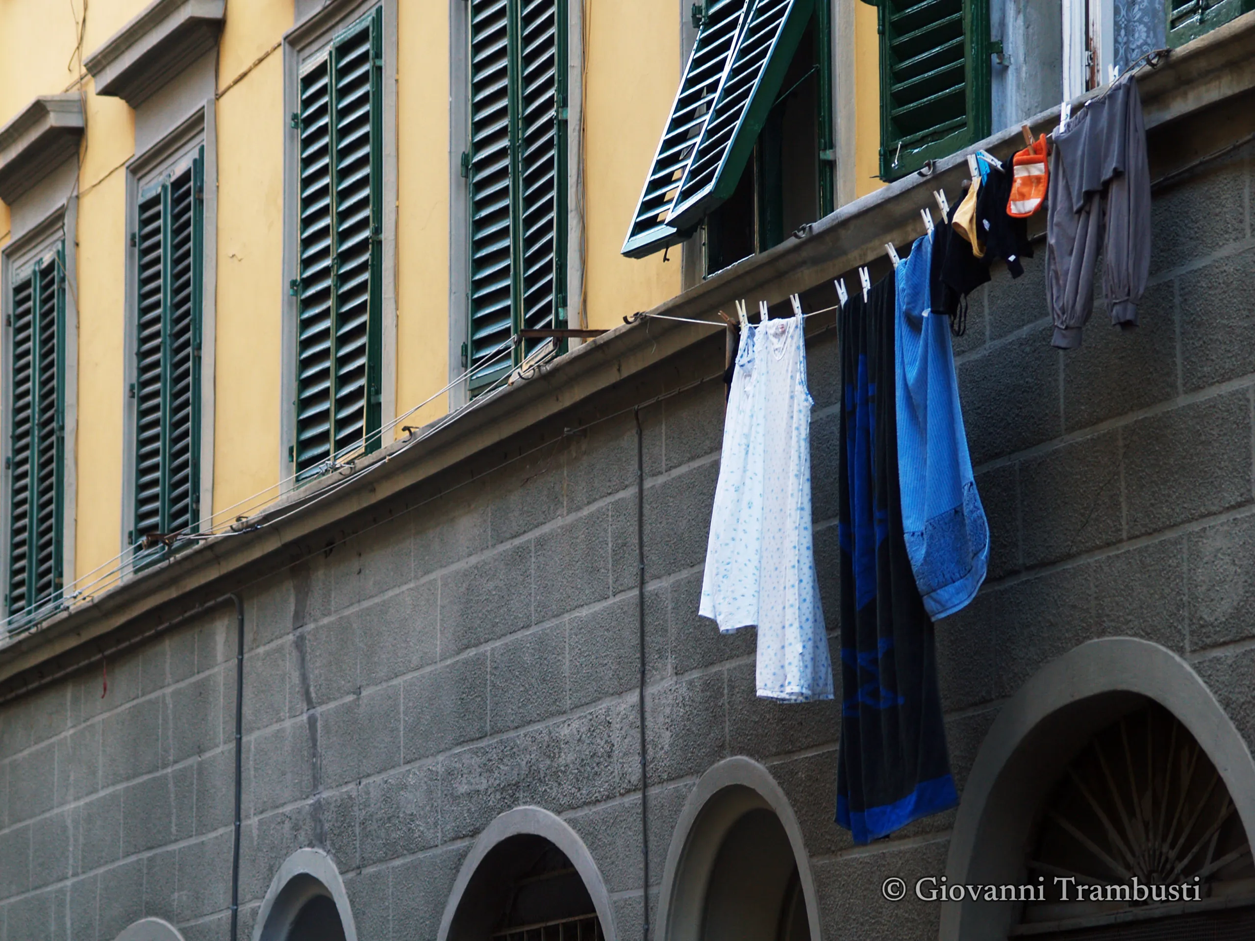 Windows 004, Florence — Fotografie von Giovanni Trambusti